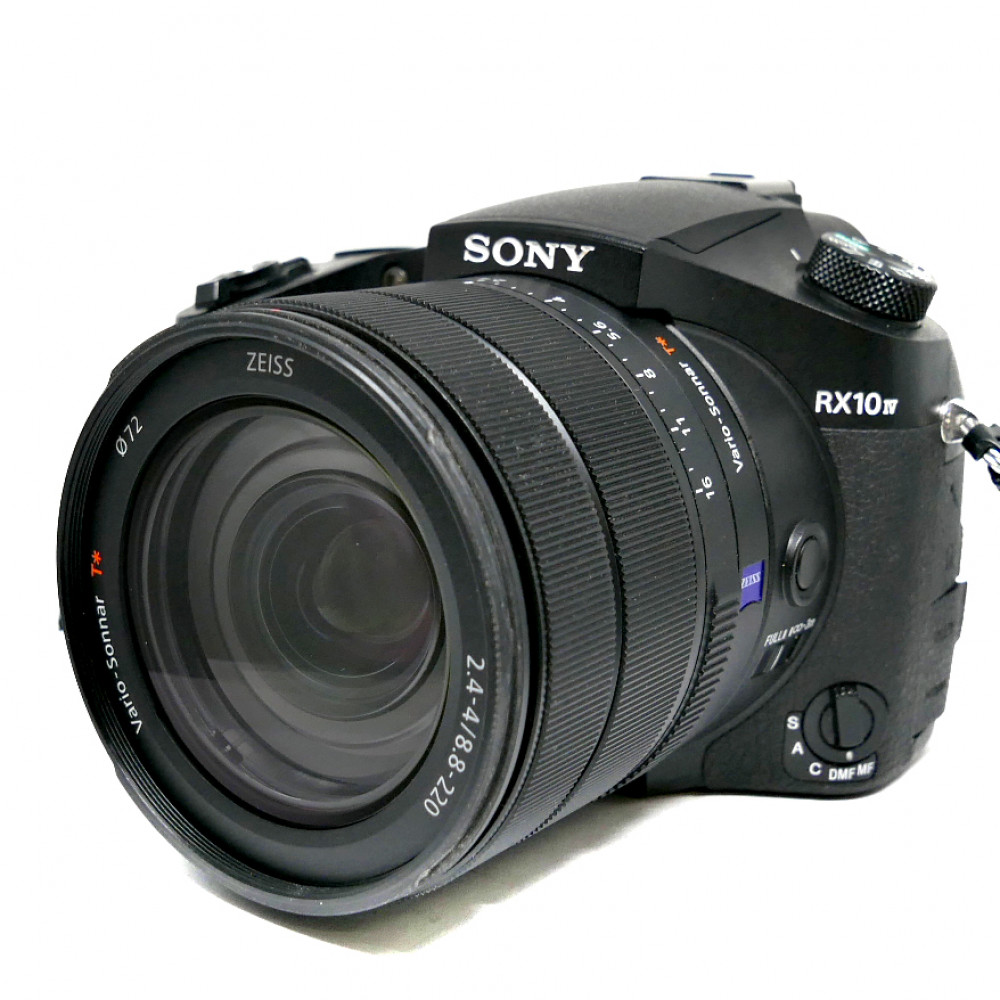 (Myyty) Sony RX10 Mark IV (käytetty)