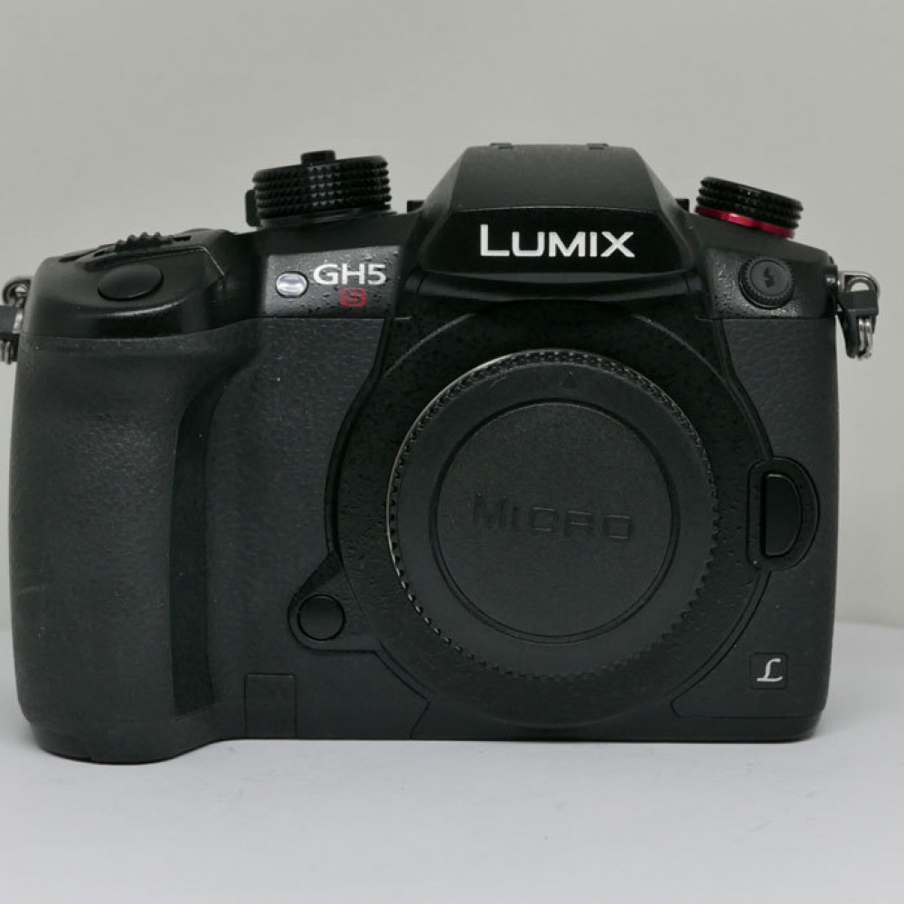 (Myyty) Panasonic Lumix DC-GH5s (sc:4000) (käytetty)