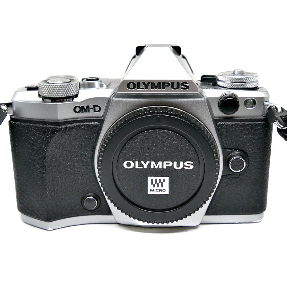 (Myyty) Olympus OM-D E-M5 II -runko (SC:7445) - Hopea (Käytetty) 