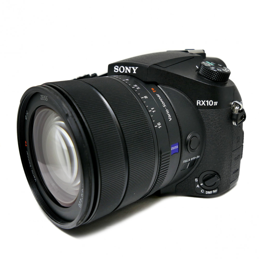(Myyty) Sony RX10 Mark IV (käytetty)