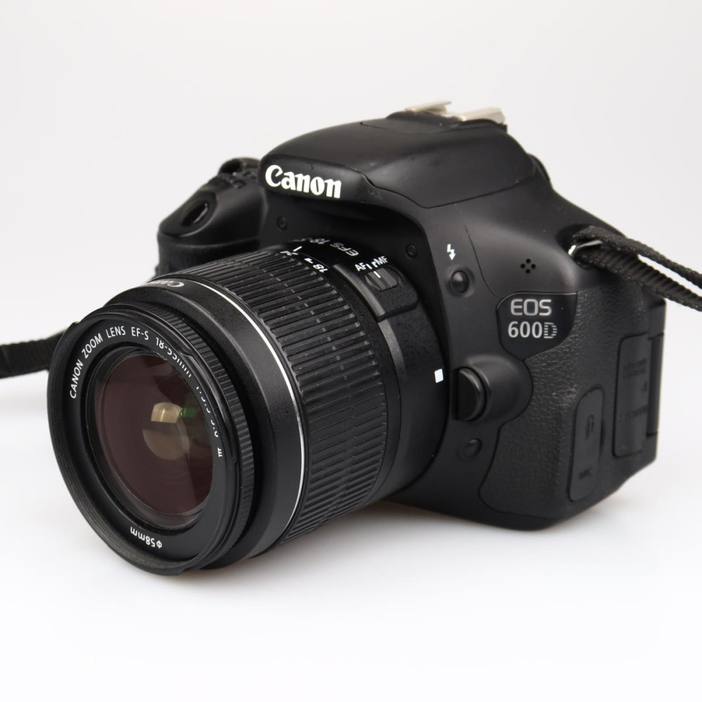 (Myyty)Canon EOS 600D + 18-55mm Kit (SC 20455) (käytetty)