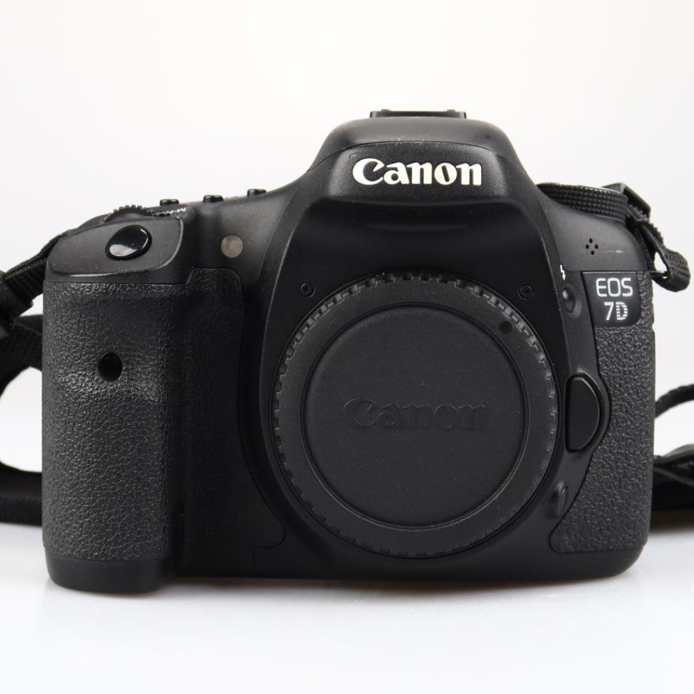 (Myyty) Canon EOS 7D (SC: 21630) (käytetty)