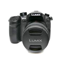 (Myyty) Panasonic Lumix GH4 + 12-60mm f/3.5-5.6 (käytetty)
