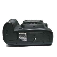 (Myyty) Canon 5D Mark IV (SC: 56000) (käytetty)