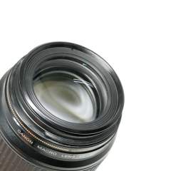 (Myyty) Canon EF 100mm f/2.8 Macro USM (käytetty)
