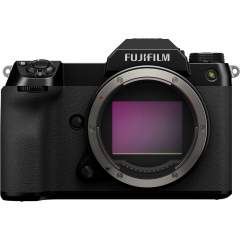 Fujifilm GFX 50S II -keskikoon järjestelmäkamera + Objektiivikampanja