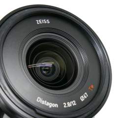 (Myyty) Zeiss Touit 12mm f/2.8 (Fuji X) (käytetty)