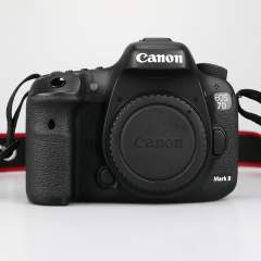 Canon EOS 7D Mark II -runko (SC 23070) (käytetty)