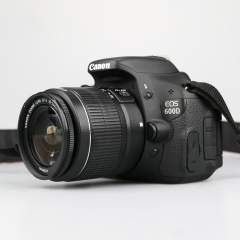 (Myyty) Canon EOS 600D + 18-55mm IS III (käytetty) + kameralaukku ja muistikortti