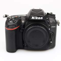 Nikon D7200 runko +akkukahva (SC 6320) (käytetty)