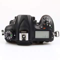 (Myyty) Nikon D7200 runko +akkukahva (SC 6320) (käytetty)