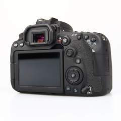 (Myyty) Canon EOS 90D runko (SC: Max 14000) (käytetty)