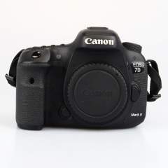 Canon EOS 7D Mark II (SC: 108409) (käytetty)