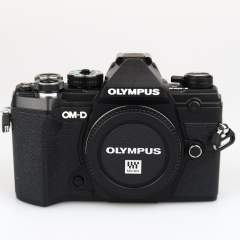 Olympus OM-D E-M5 Mark III runko (SC: 610) (Käytetty) (takuu)