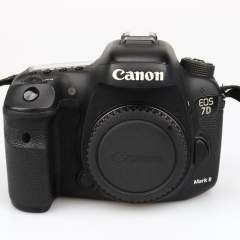 Canon EOS 7D Mark II runko (SC 62065) (käytetty)