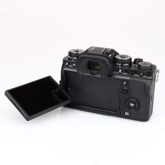 (Myyty) Fujifilm X-T4 runko - Musta (SC: 9140) + Smallrig-kisko (käytetty)