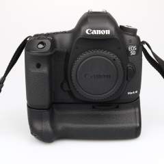 (myyty) Canon EOS 5D Mark III  (SC 8142) + BG-E11 akkukahva (käytetty)