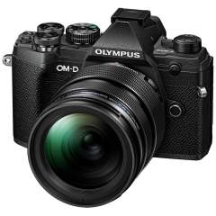 Olympus OM-D E-M5 Mark III + 12-40mm f/2.8 ED Pro kit + 200e alennus