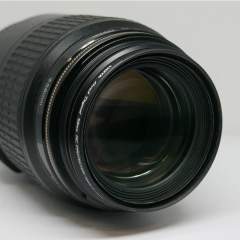 (Myyty) Canon EF 100mm f/2.8 Macro USM (Käytetty)