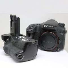(Myyty) Sony Alpha A77 Mark II runko + akkukahva (SC: 3780) (Käytetty)