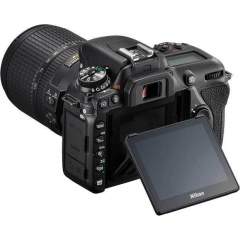 Nikon D7500 + AF-S 18-300mm VR Kit