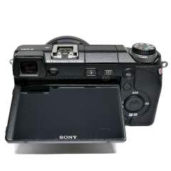 (Myyty) Sony NEX 6 + E PZ 16-50mm F3.5-5.6 OSS (SC:10740) (käytetty) 