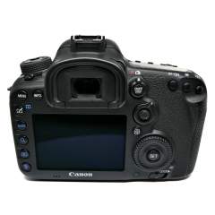 (Myyty) Canon EOS 7D Mark II (SC:69670) (käytetty)