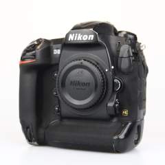 Nikon D5 runko + 3 akkua (SC noin 326630) (käytetty) (sis ALV)