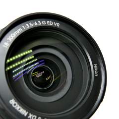 (Myyty) Nikon AF-S Nikkor 18-300mm f/3.5-6.3G DX ED VR (käytetty)