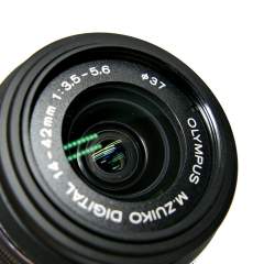 (Myyty) Olympus Digital 14-42mm f/3.5-5.6 II R (käytetty)