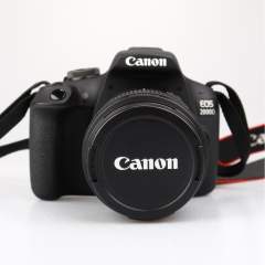 Canon EOS 2000D + EF-S 18-55mm IS II (käytetty