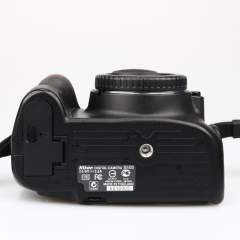 (Myyty) Nikon D5100 runko (SC 41175) (käytetty)
