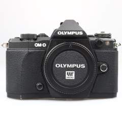 (Myyty) Olympus OM-D E-M5 Mark II (SC: 290) (käytetty)