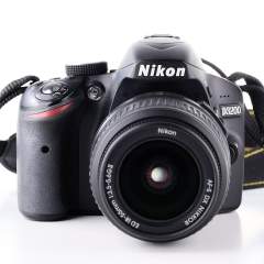 (Myyty) Nikon D3200 + 18-55mm (SC 40020) (käytetty)