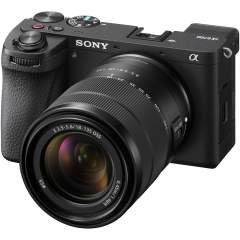 Sony A6700 + 18-135mm f/3.5-5.6 OSS kit + 200€ vaihtohyvitys